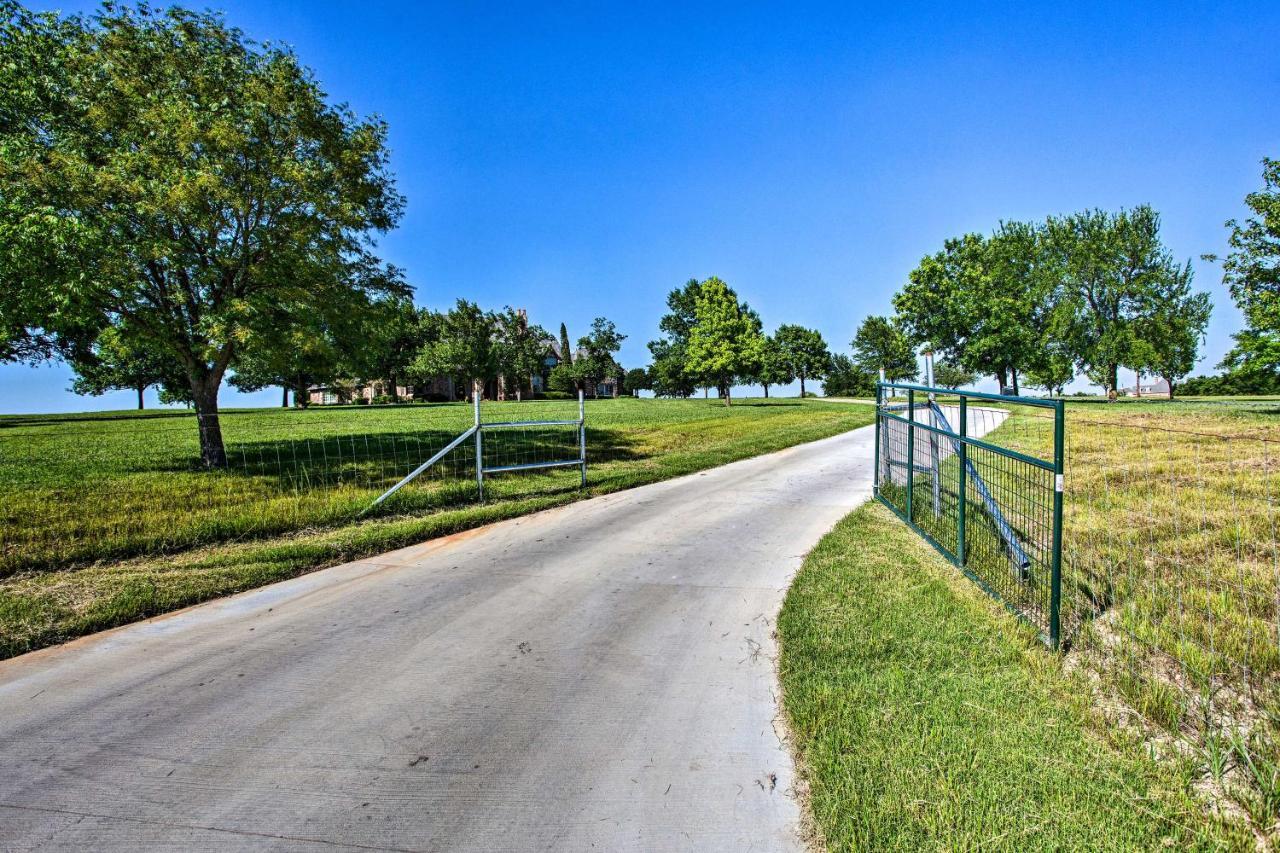 Lavish Celina Home With Patio And Game Room! エクステリア 写真