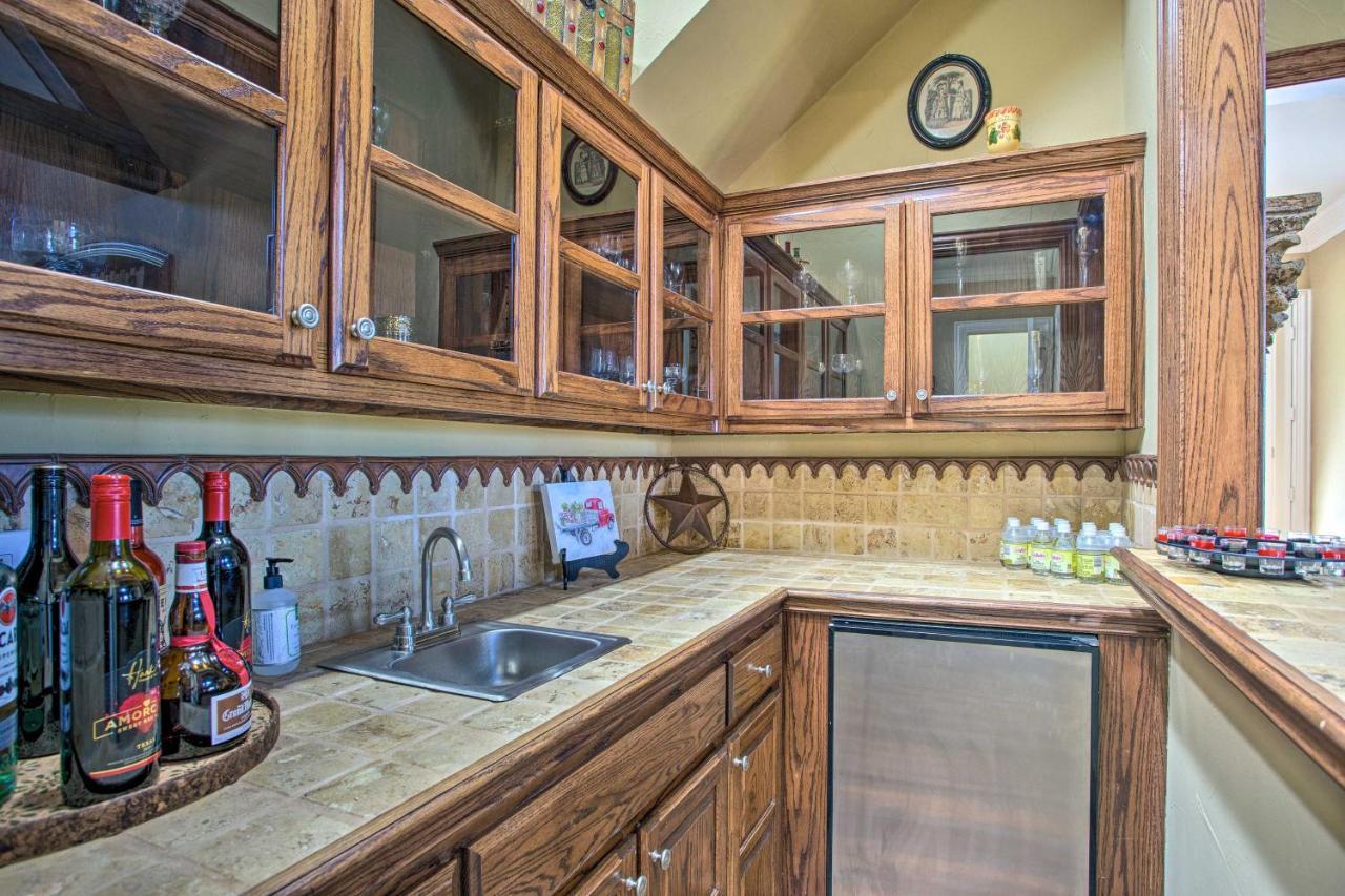 Lavish Celina Home With Patio And Game Room! エクステリア 写真