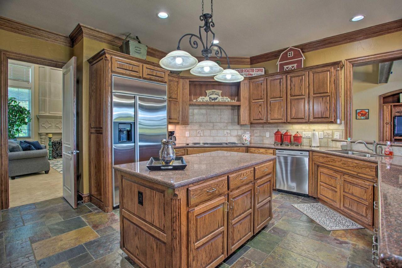 Lavish Celina Home With Patio And Game Room! エクステリア 写真